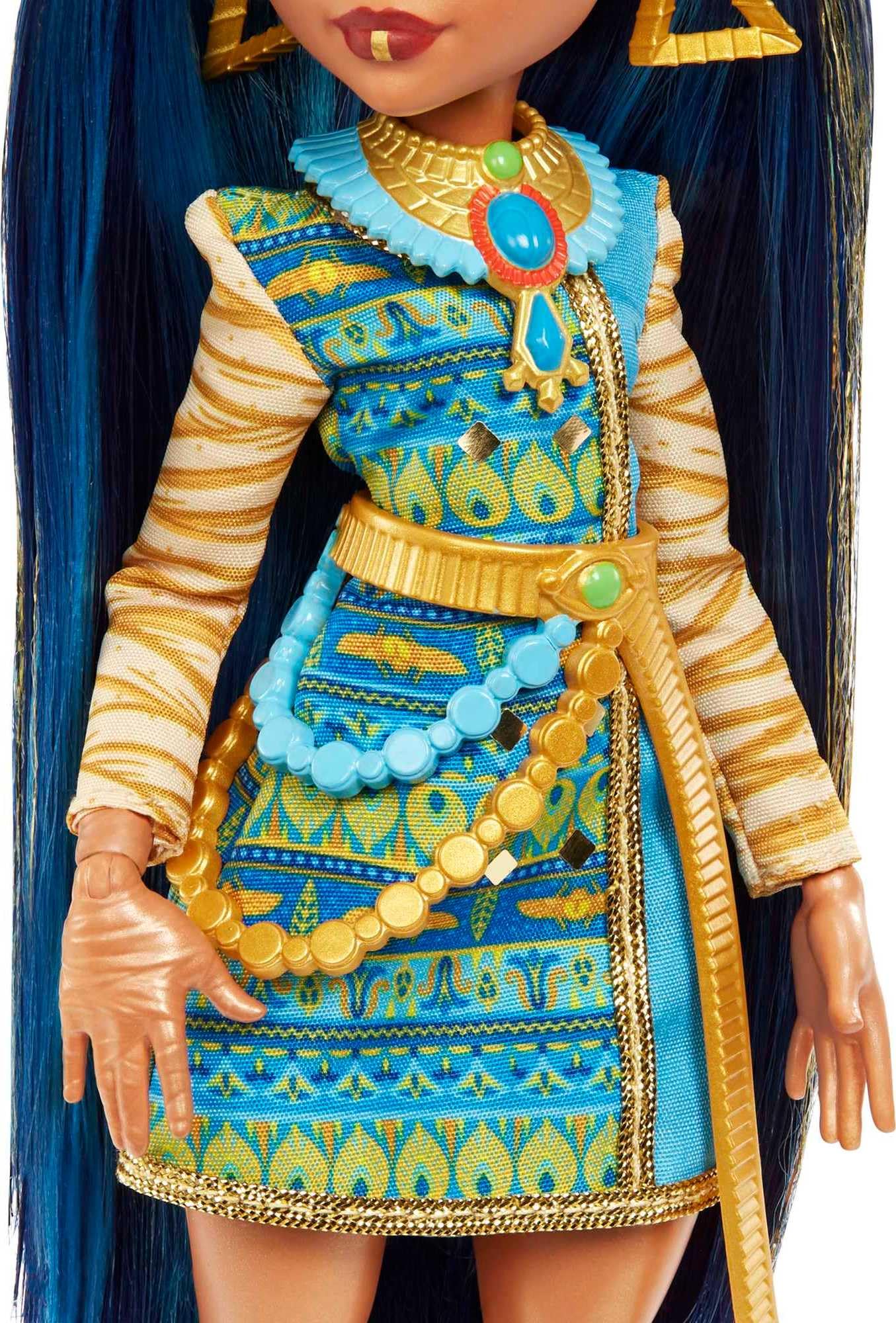Freaky fringe jacket elevates Cleo De Nile's look for creative costume-inspired play.