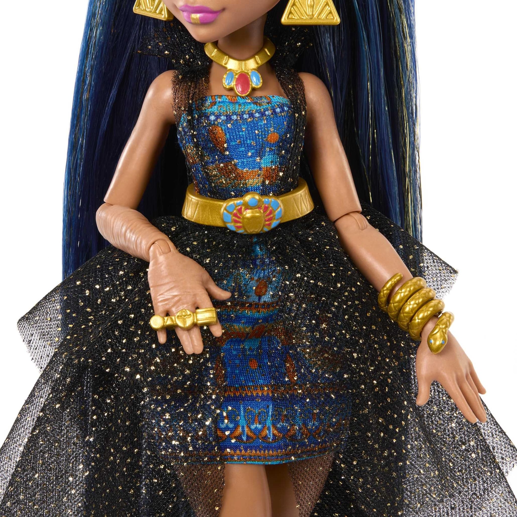 Monster High Cleo De Nile sports a high pony for dramatic display and poseable play.