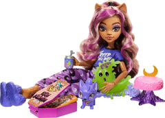 Monster High Creepover Crescent pet on perch bed beside Clawdeen.