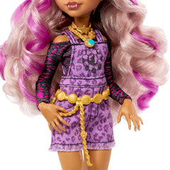 Monster High Crescent pet dog complements stories with creepy-cute charm.