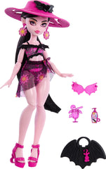 Monster High Draculaura tote bag enhances beach storytelling and pretend shopping.