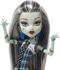 Shoes and accessories of Frankie Stein for dramatic Monster High styling.