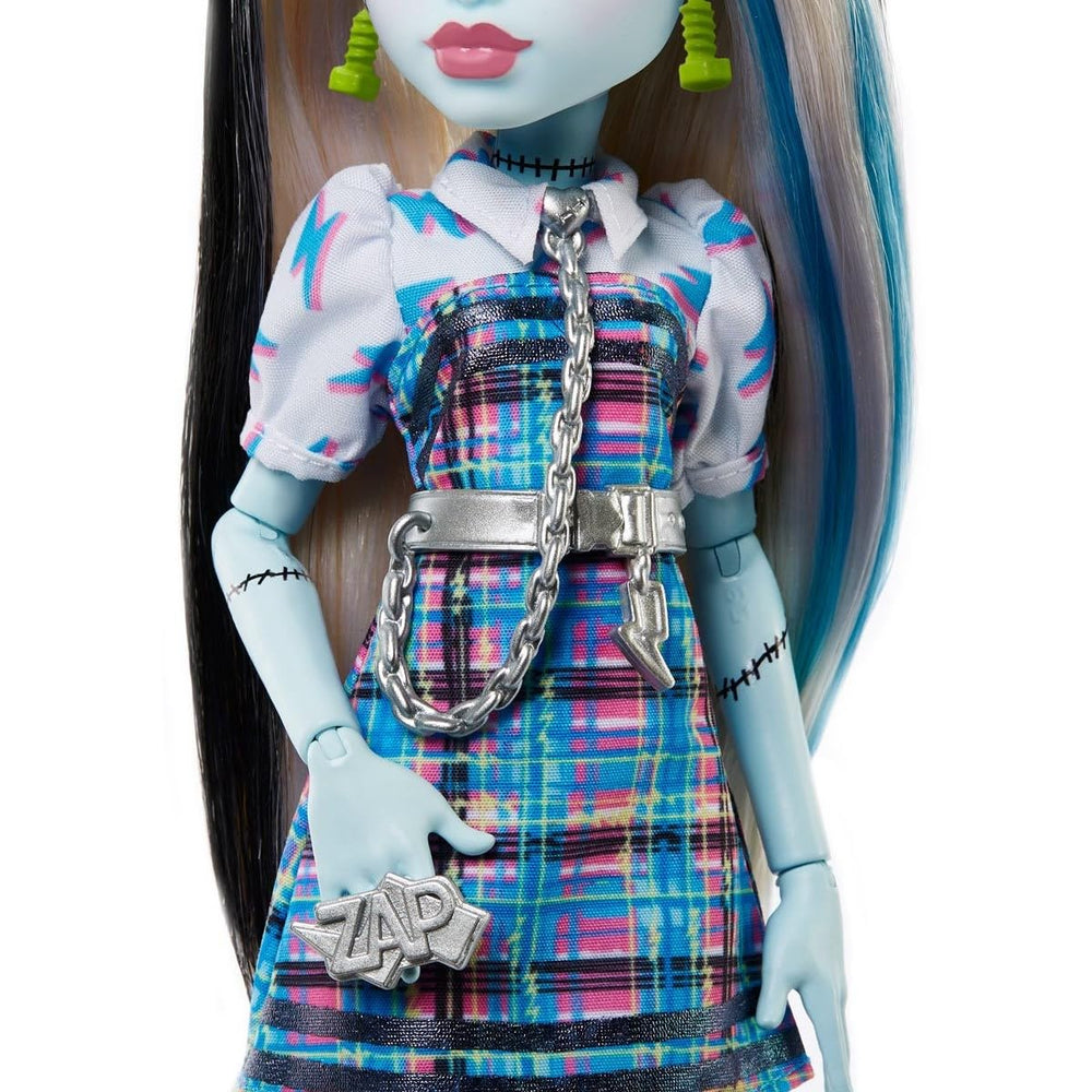 Statement handbag accessory for Frankie’s Day Out, enhancing pretend adventures.