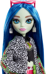 Ghoulia Yelps doll and her pet owl Sir Hoots A Lot invite imaginative play