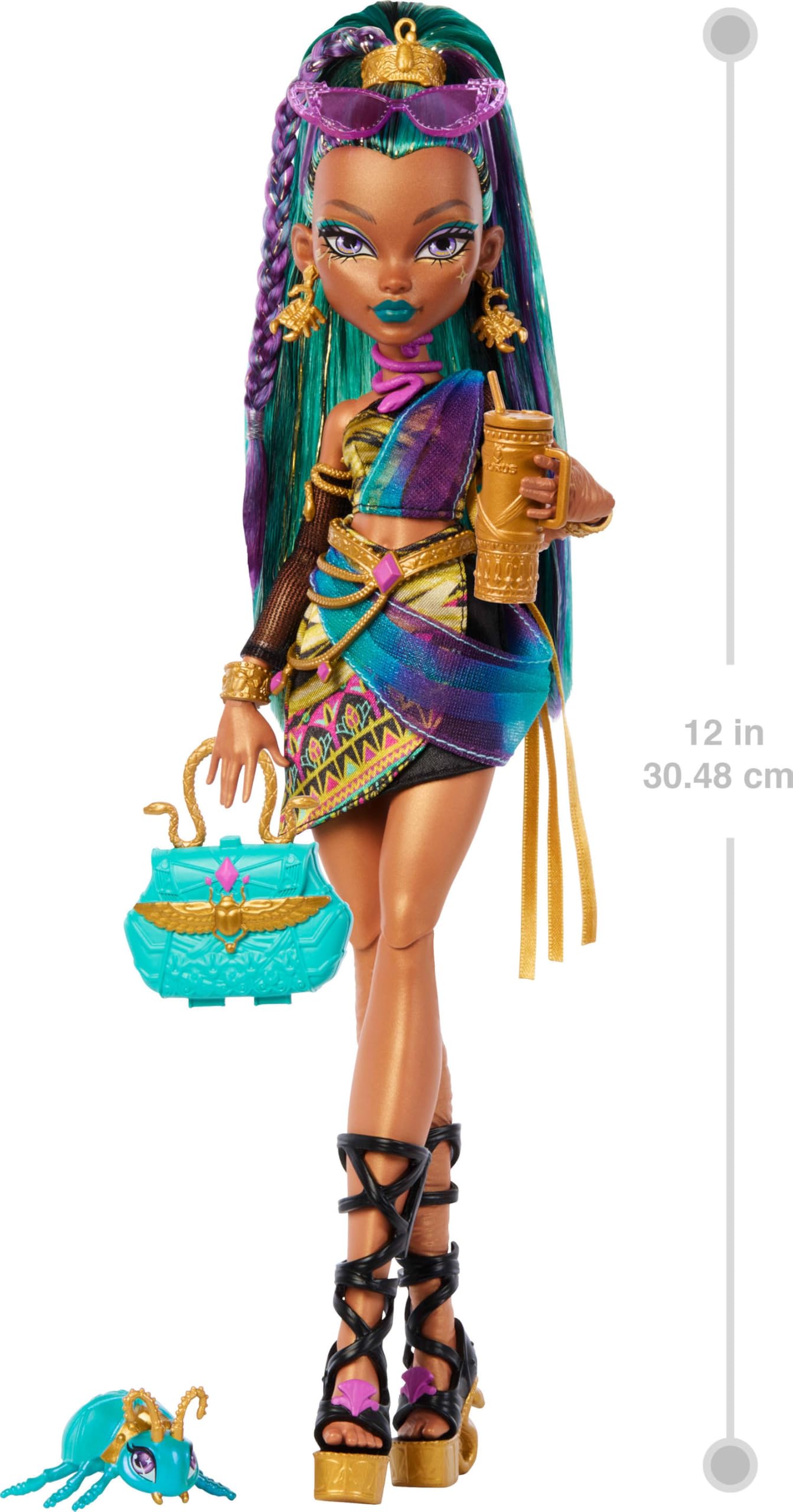 Monster High Nefera De Nile and Lavish scarab pet ready for stories.