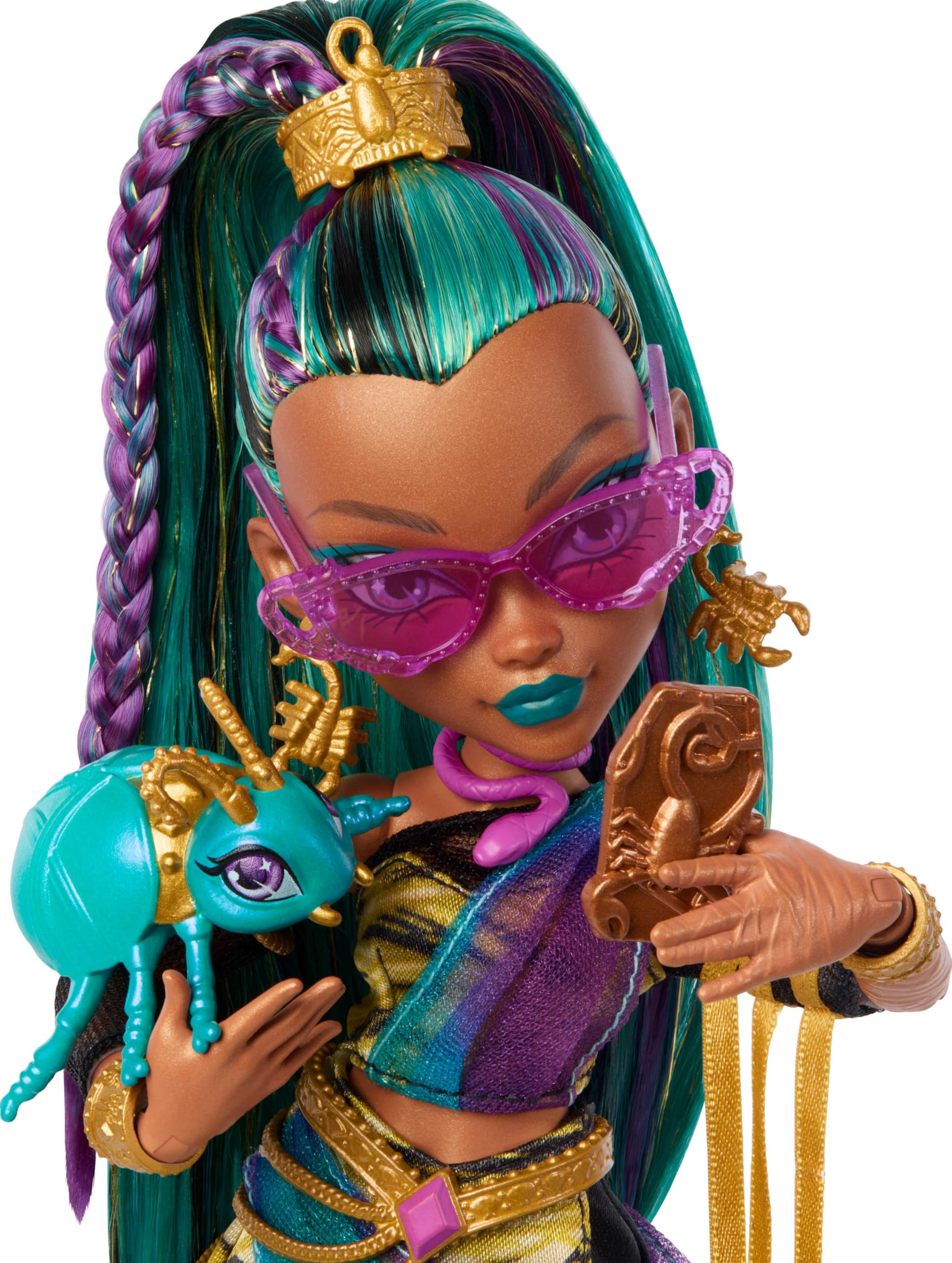 Monster High Nefera De Nile sunglasses and cobra-heel accessories.