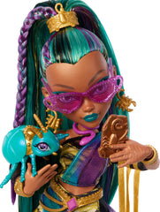 Monster High Nefera De Nile sunglasses and cobra-heel accessories.