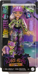 Monster High Clawdeen Wolf jelly bag with sandals to complete beach outfits.