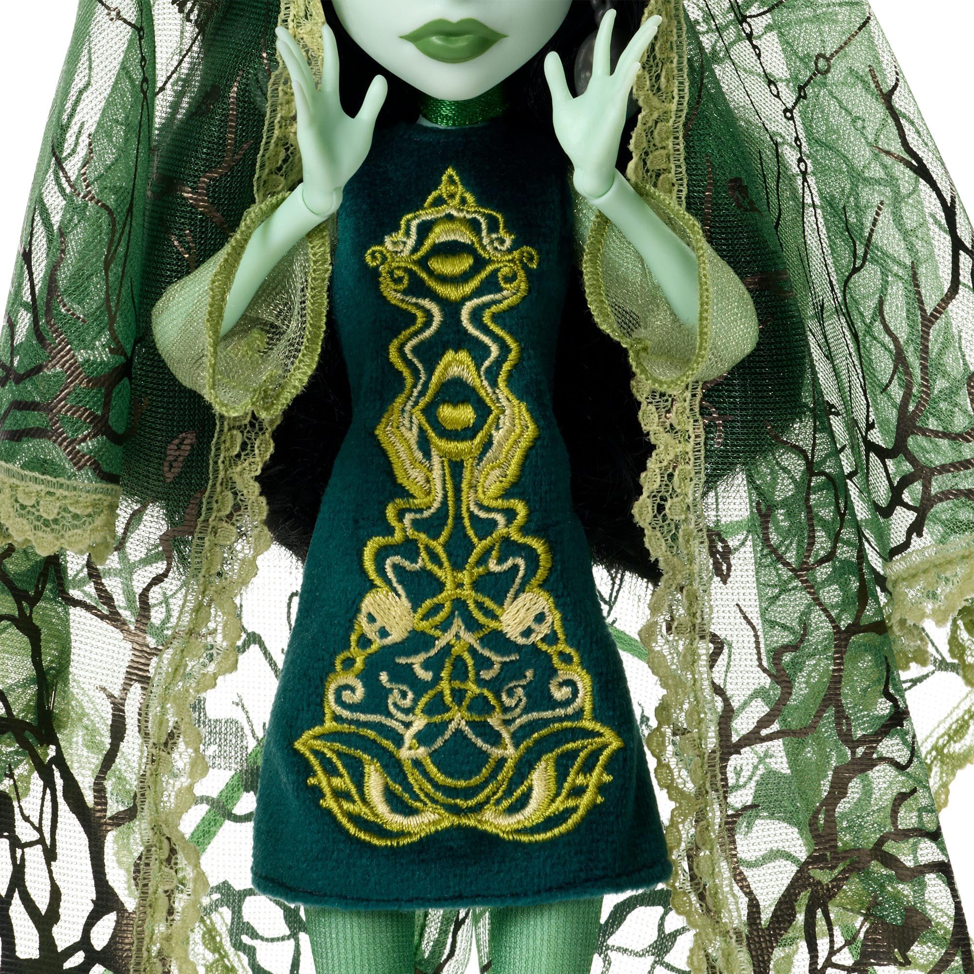 Monster High Skullector Scarah Screams banshee shroud references heritage silhouette.