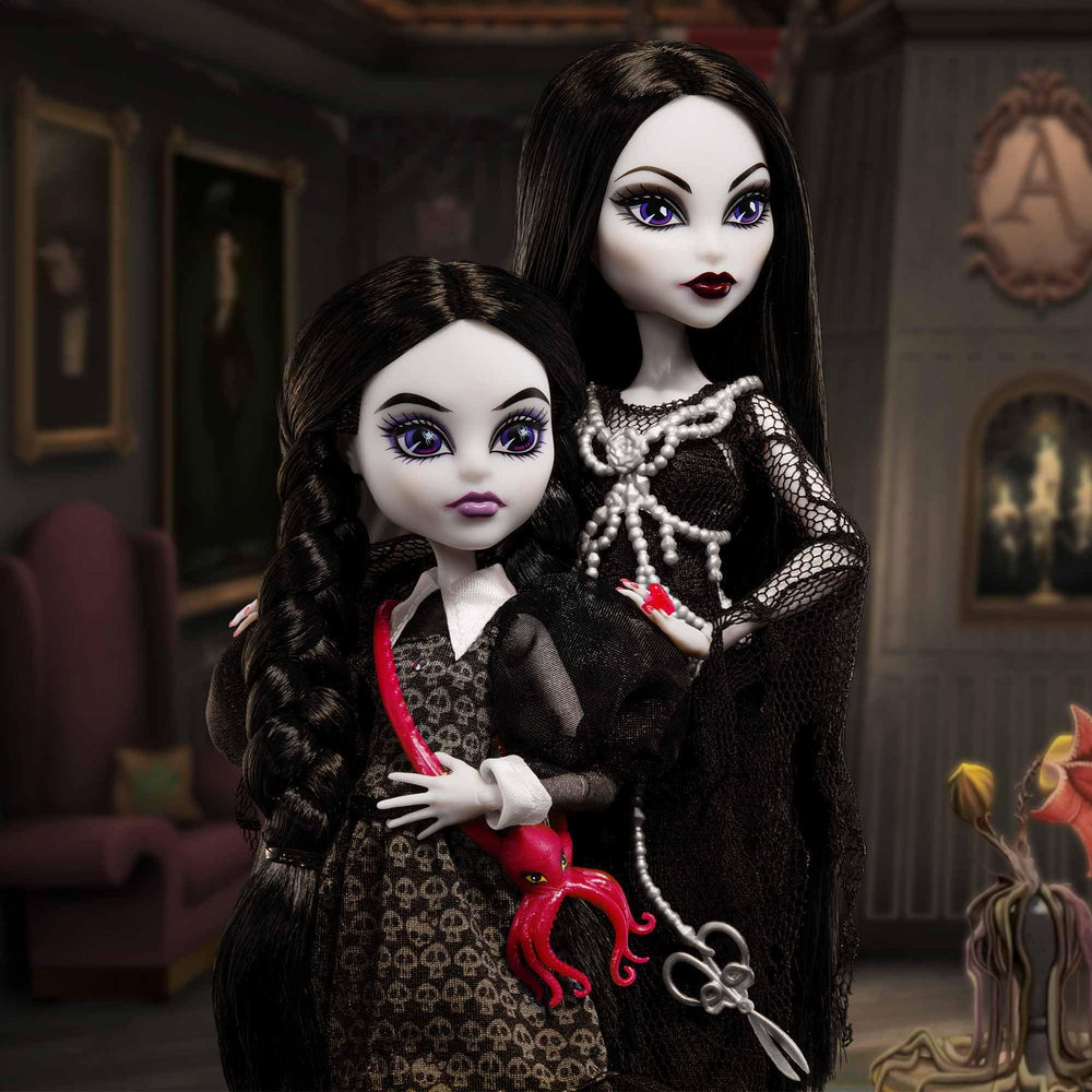 Monster High Skullector Wednesday dress detail ideal for shelf-worthy posing