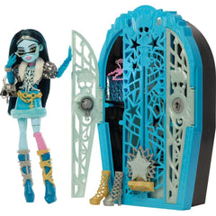 Monster High Skulltimate Secrets Frankie Stein doll for Hauntlywood storytelling.