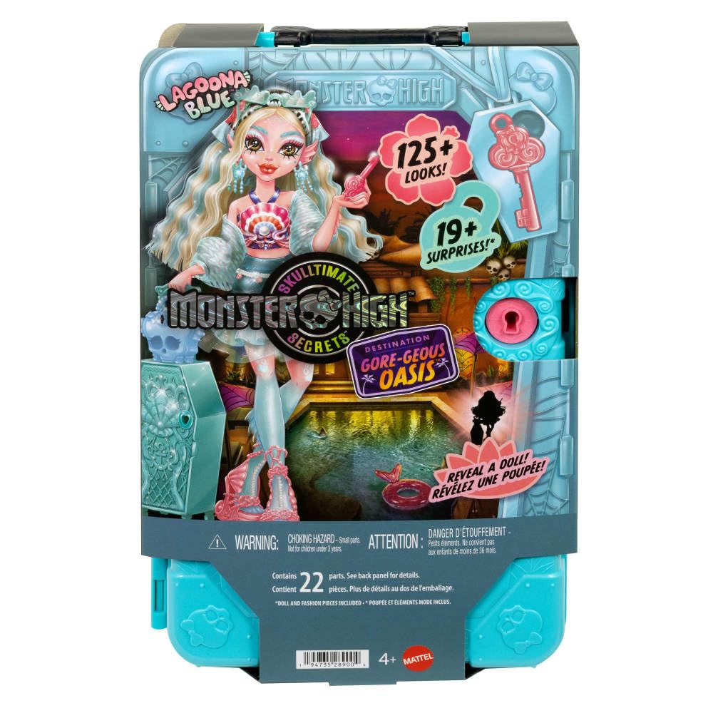 Shell purse, bandana, and fan add seaside flair to playtime.