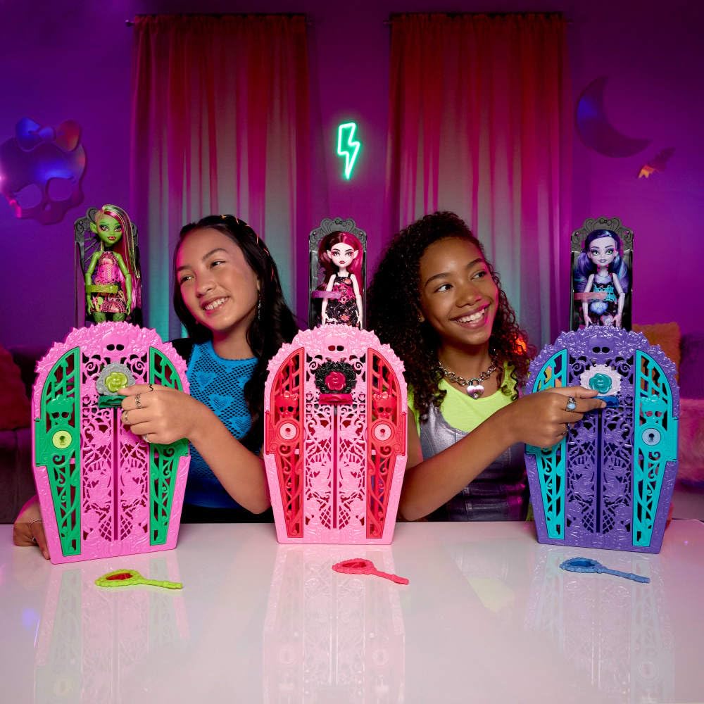 Monster High Twyla tea party surprises with outfits for dress-up play