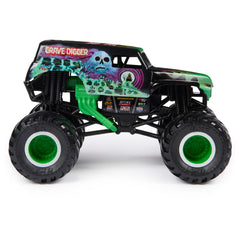 Monster Jam 1:24 scale truck showing working suspension for action-packed play.