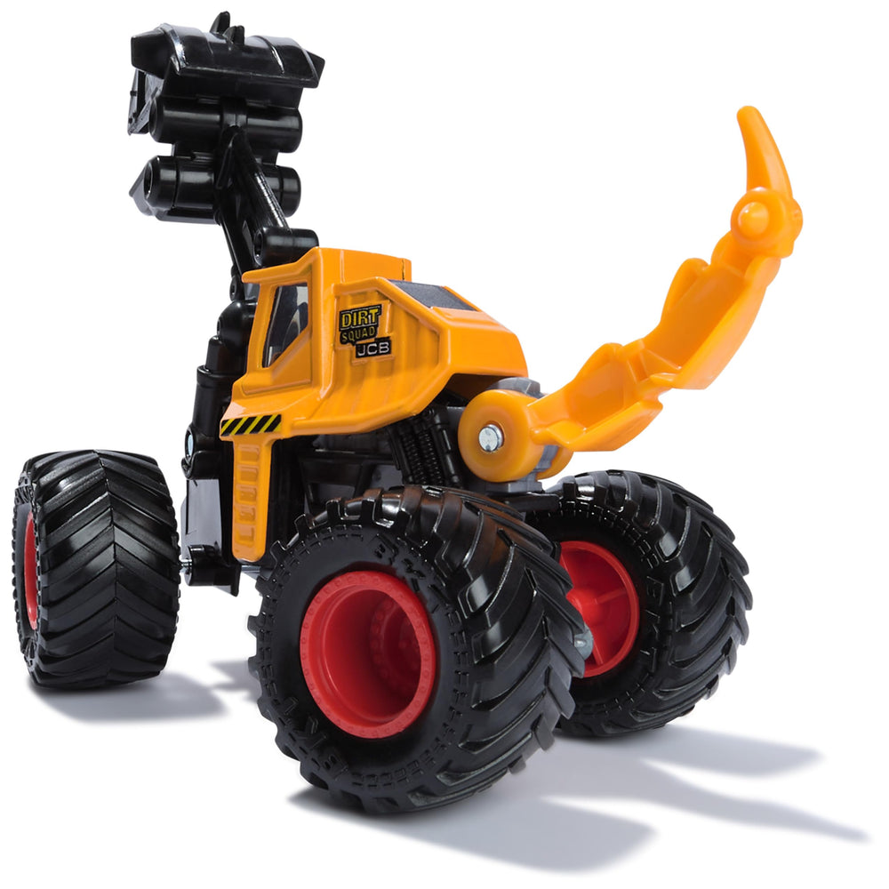 Dirt Squad crash-tow action fueling rescue-style play scenarios.