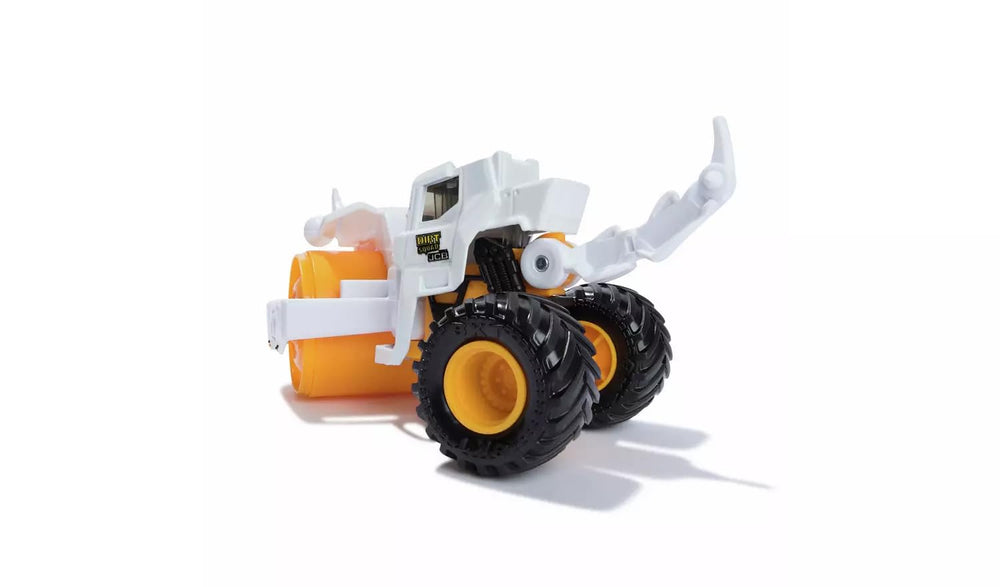 Oversized wheels and rugged roller design enhance stability during crashes and stunts.