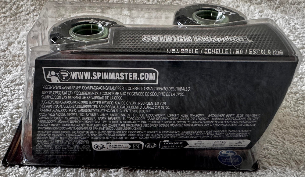 Monster Jam Soldier Fortune rolling wheels enable smooth play and realistic movement.