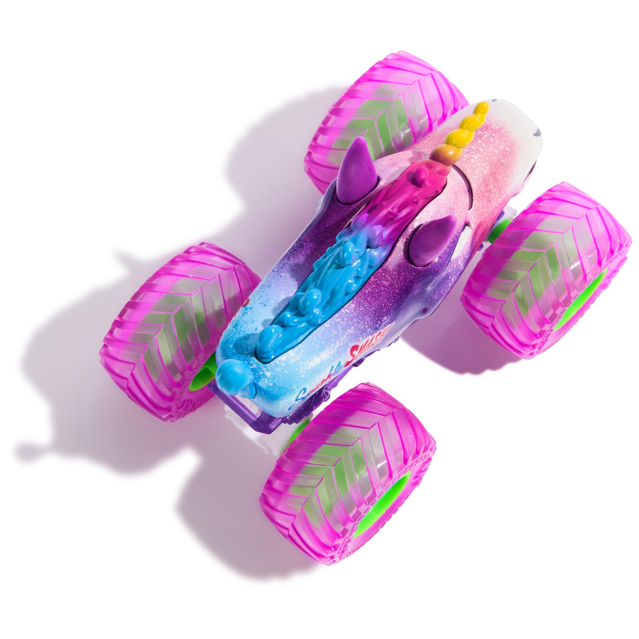 Monster Jam stunt-ready play truck invites epic jumps and imaginative battles.