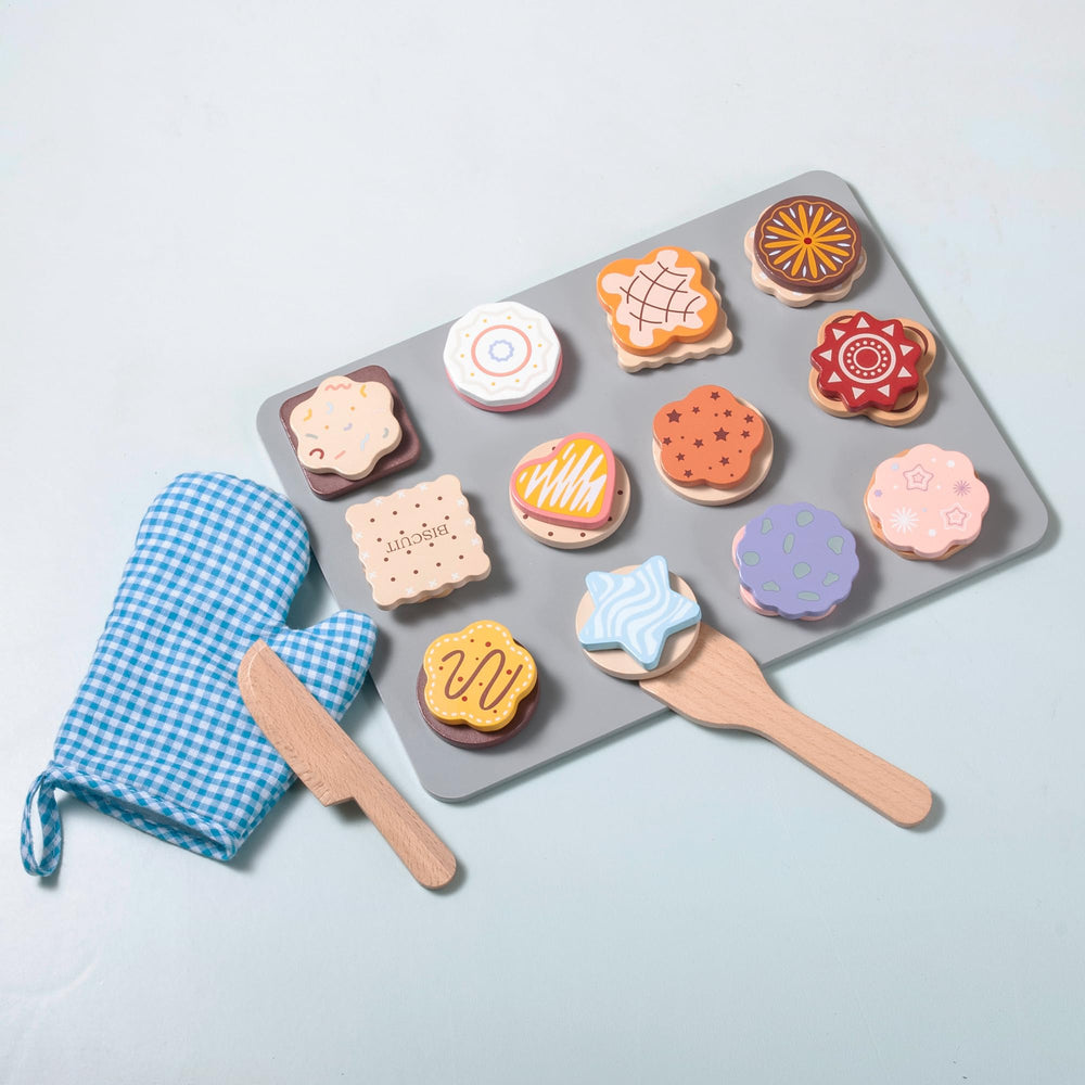 Mont Pleasant oven mitt for safe, hands-on pretend baking sessions