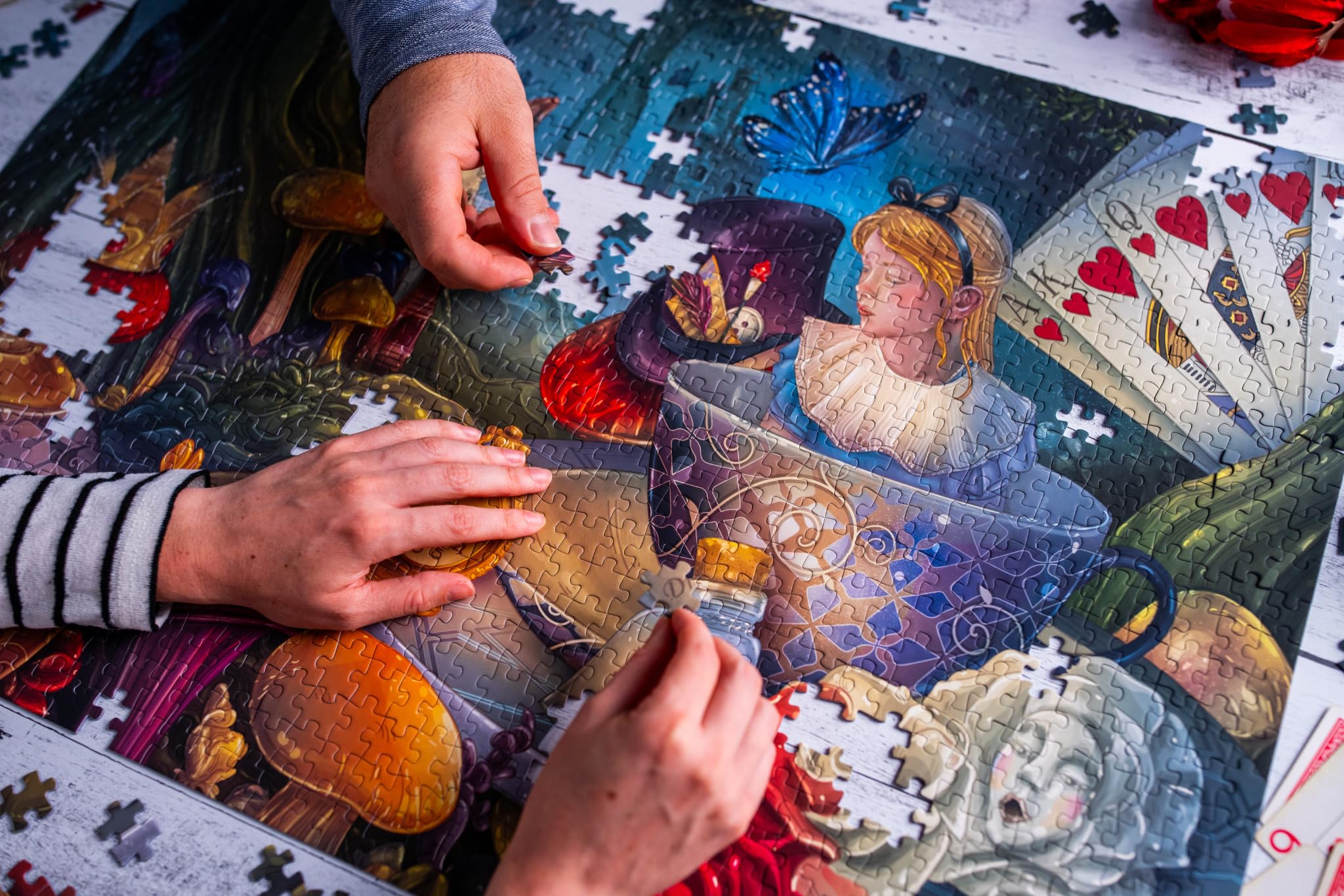 Mosaic Puzzles Through The Looking Glass matte finish offers smooth, satisfying handling.