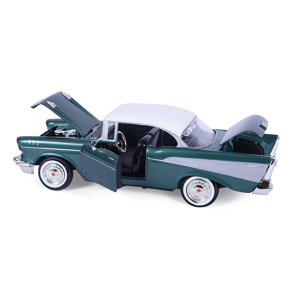 Motormax 1:24 Bel Air engine parts detailed, realistic under-hood look.