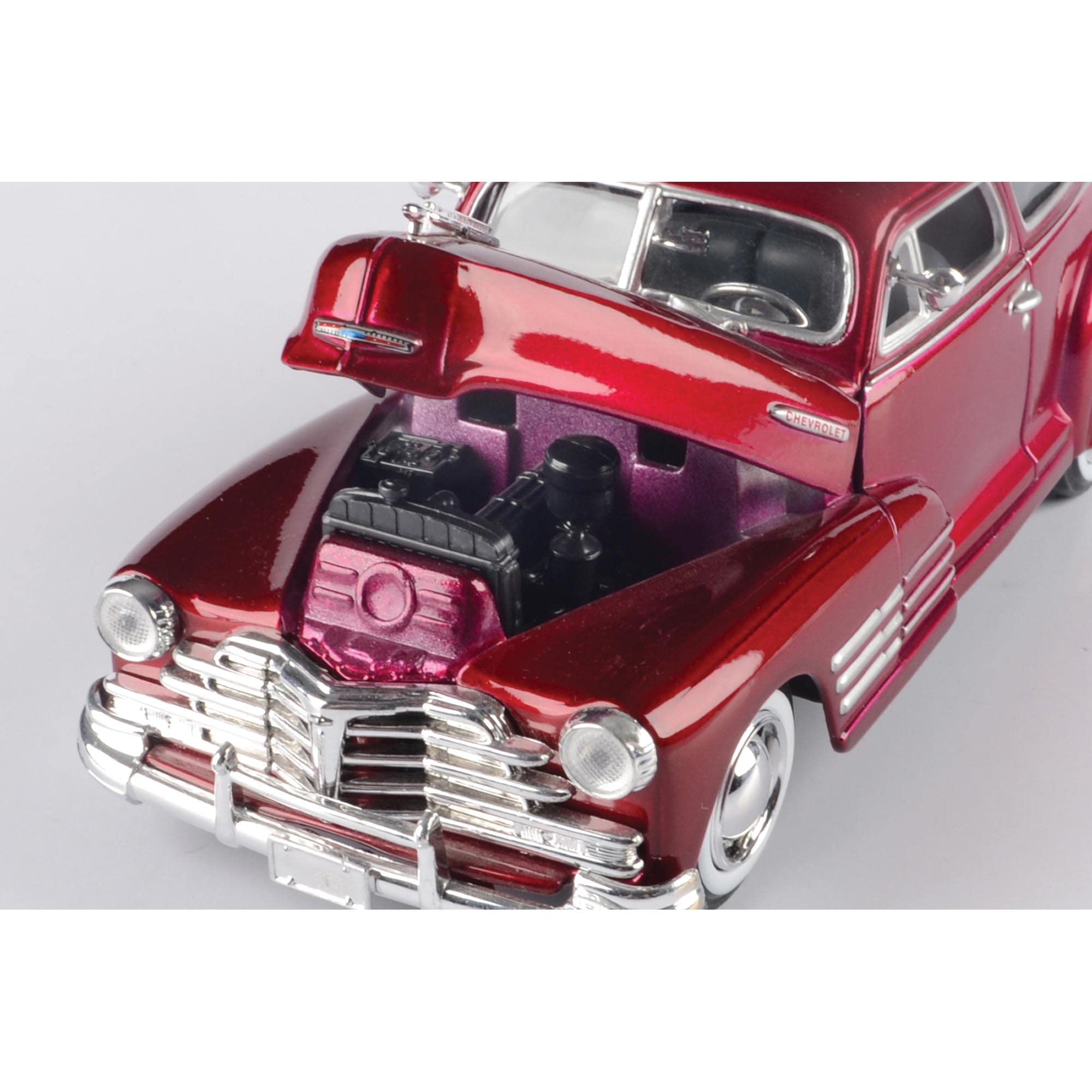 Motormax 1948 Chevy Aerosedan Fleetline packaging shot shows sturdy diecast presentation