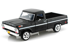 Motormax 1969 F-100 diecast model with opening doors and hood for display