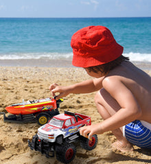 Mozlly push-and-go design invites cooperative play with friends.