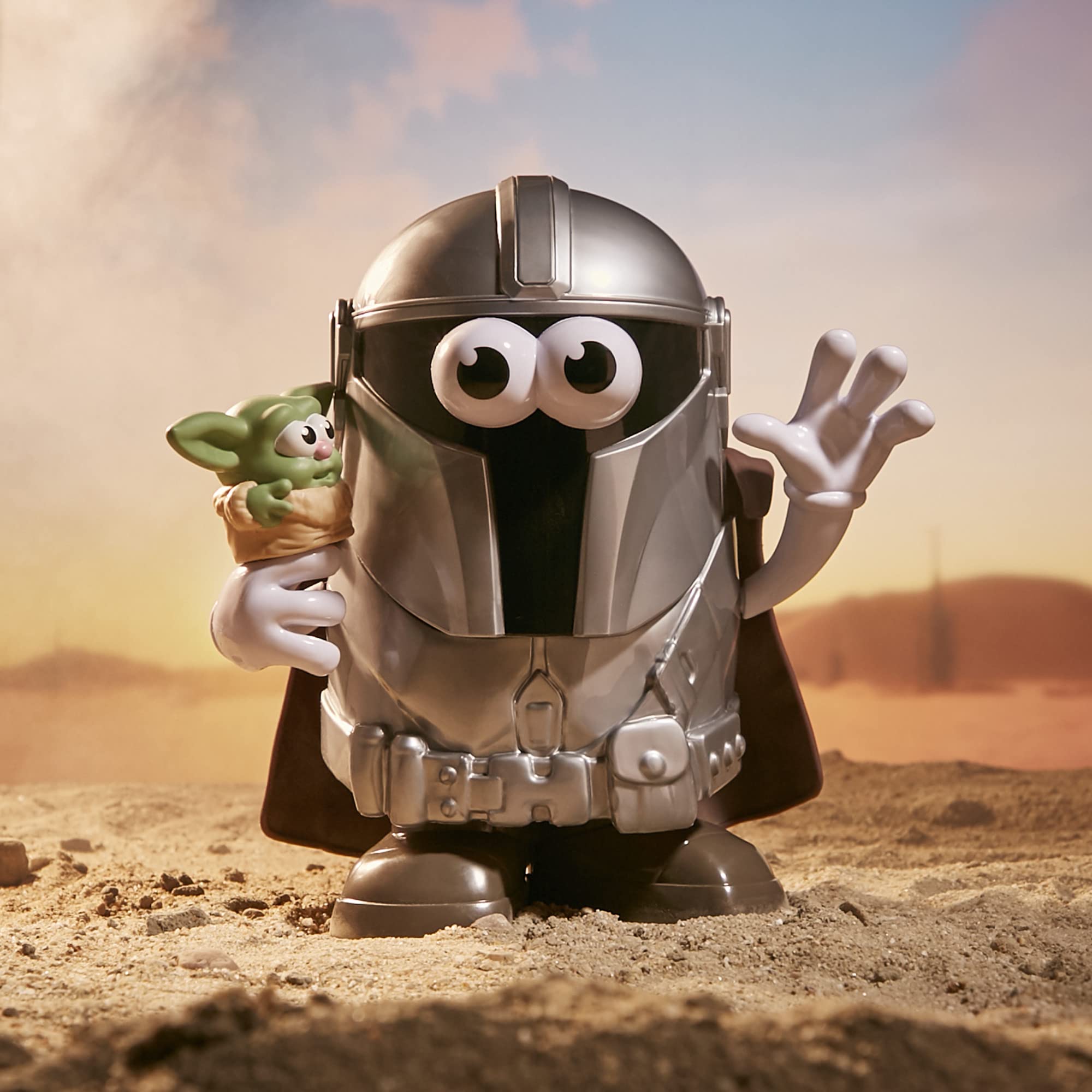 Mr. Potato Head Yamdalorian armor adds shield-ready fun.