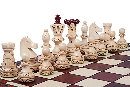 Muba chess set board close-up with beech and birch finish for timeless play