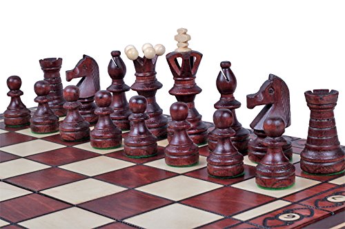 Muba chess set with brass clasps for secure lid and display