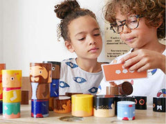 My Family Builders kid heads for imaginative family scenes and storytelling.
