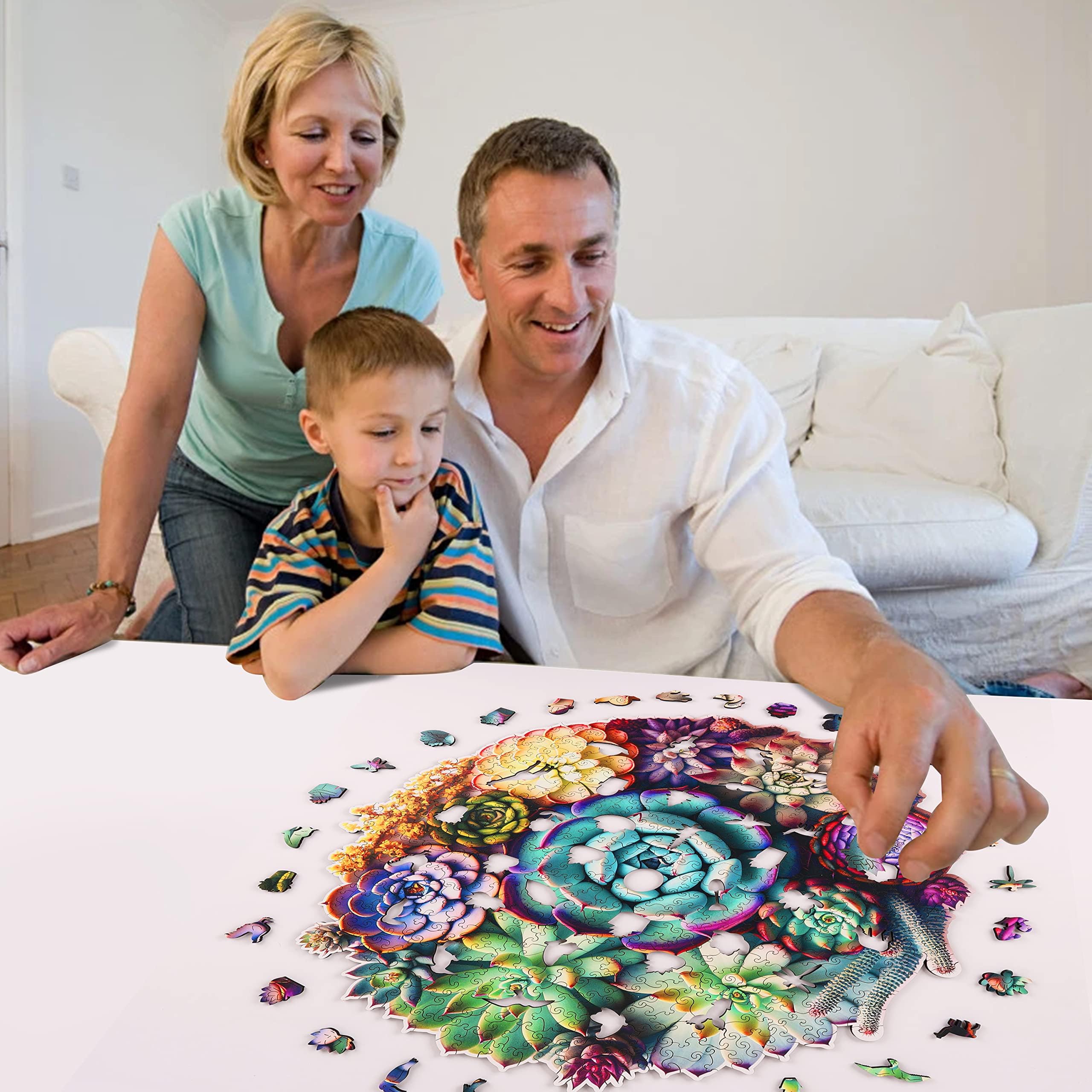 Mys Aurora hand-painted art puzzle, unique mandala design enhancing concentration and decor.