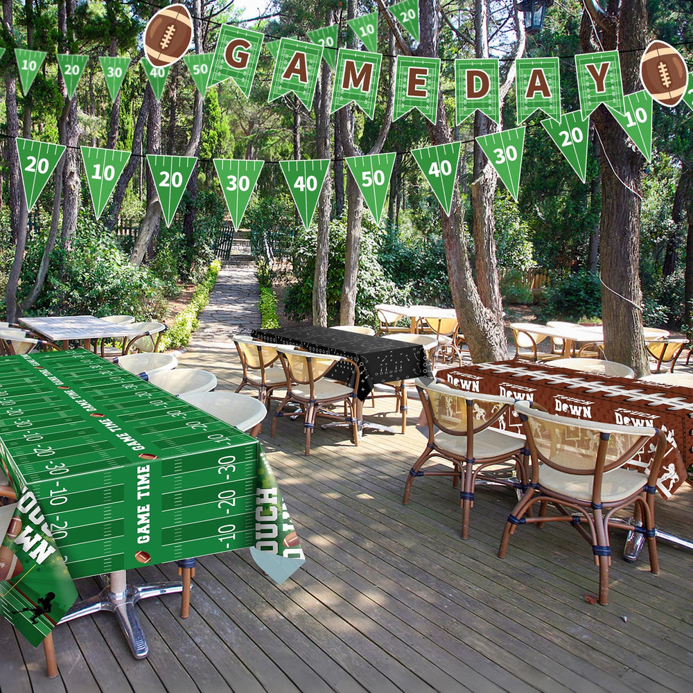NatNarr football tablecloth rolled out shows a neat, disposable cover