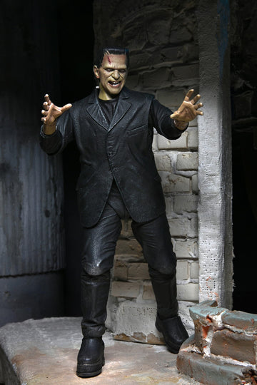 NECA Shackles and daisies accessory pack for classic display accents.