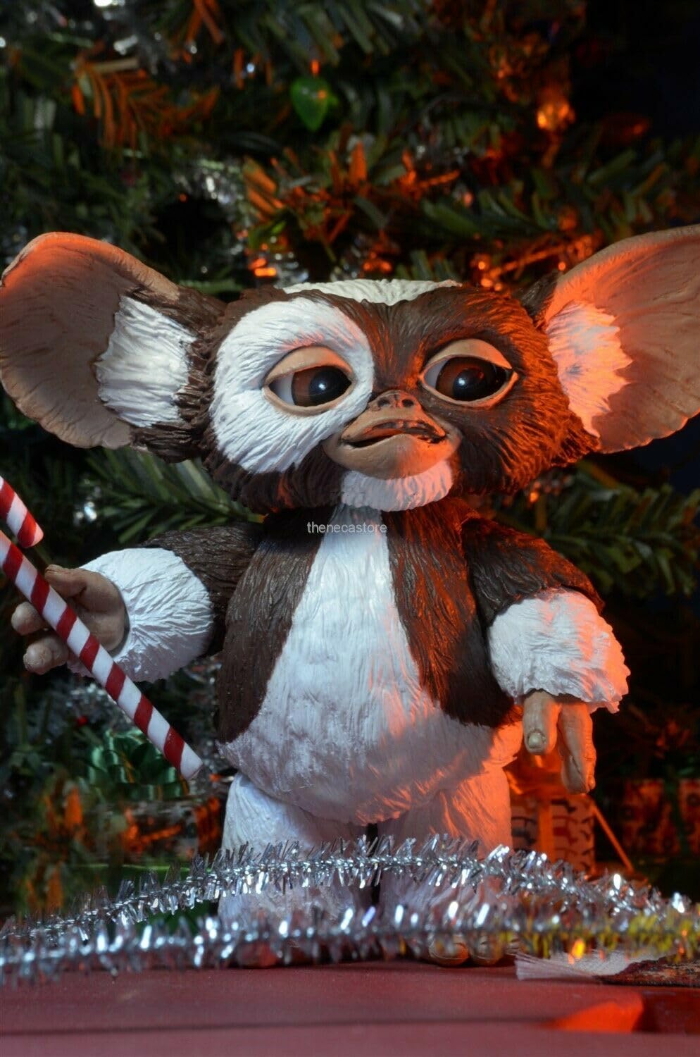 NECA Gizmo bow accessory for cute gift-ready poses