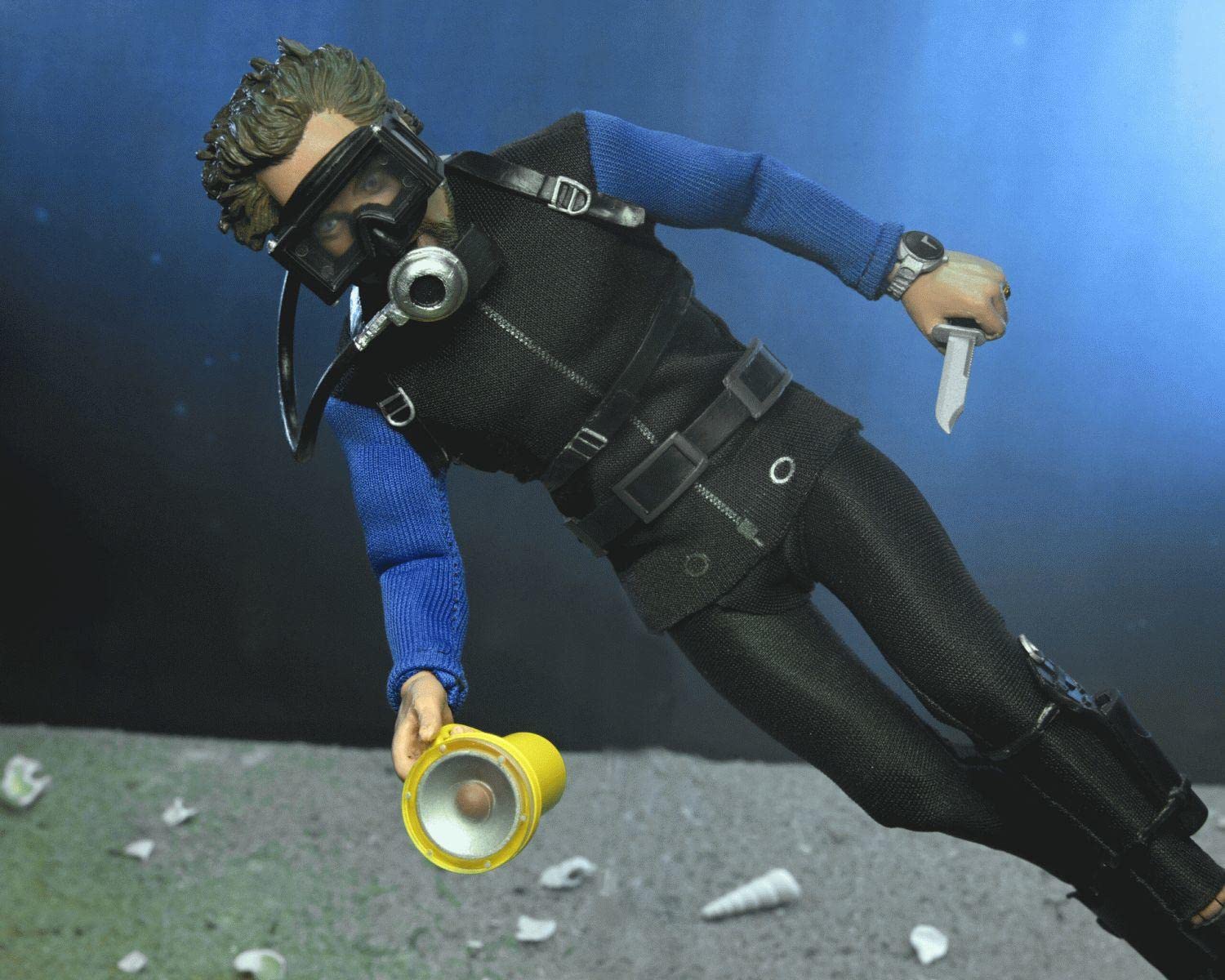 NECA Jaws Hooper window box packaging supports secure, gift-ready display.
