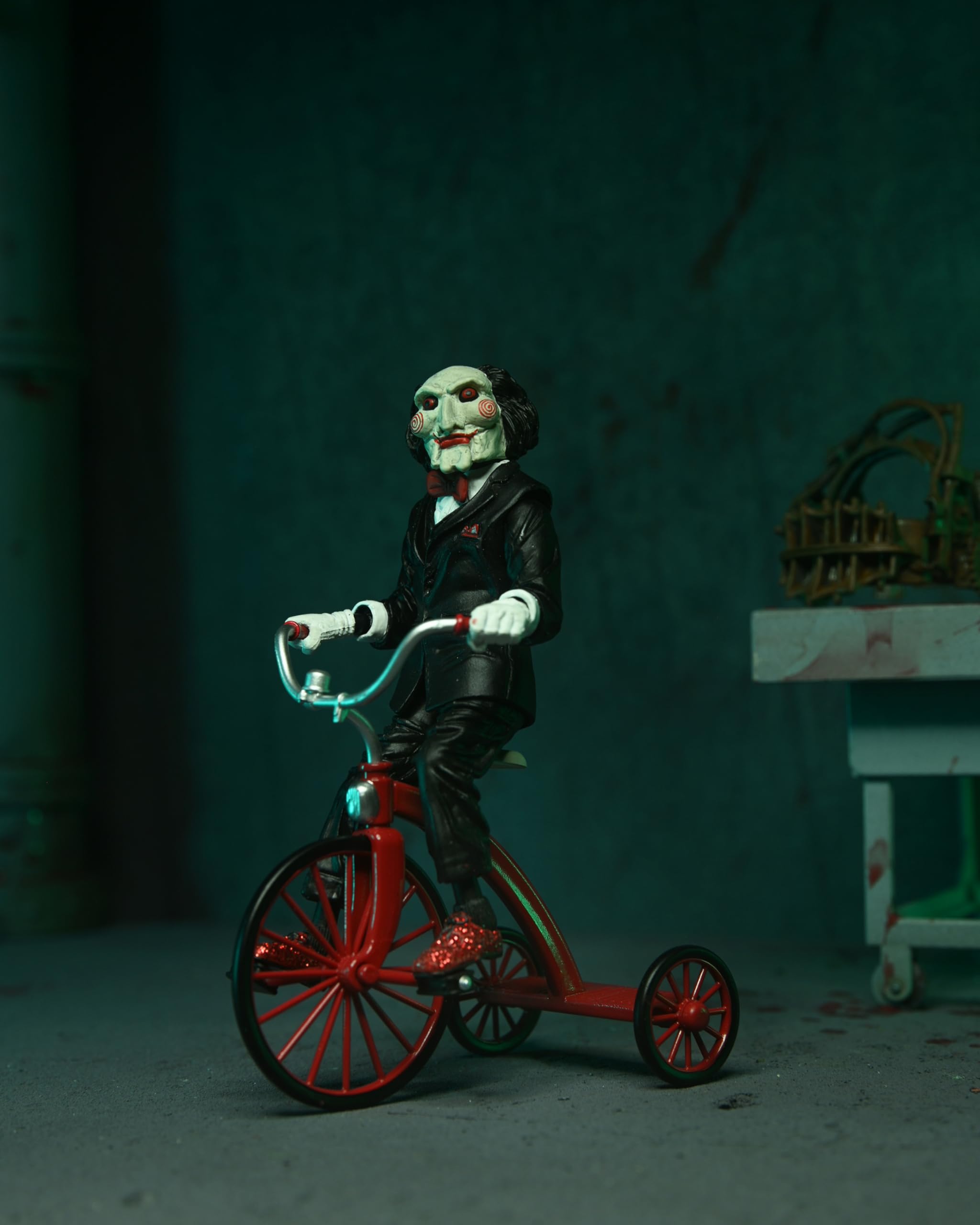 NECA 7-inch scale figure suits immersive shelf setups