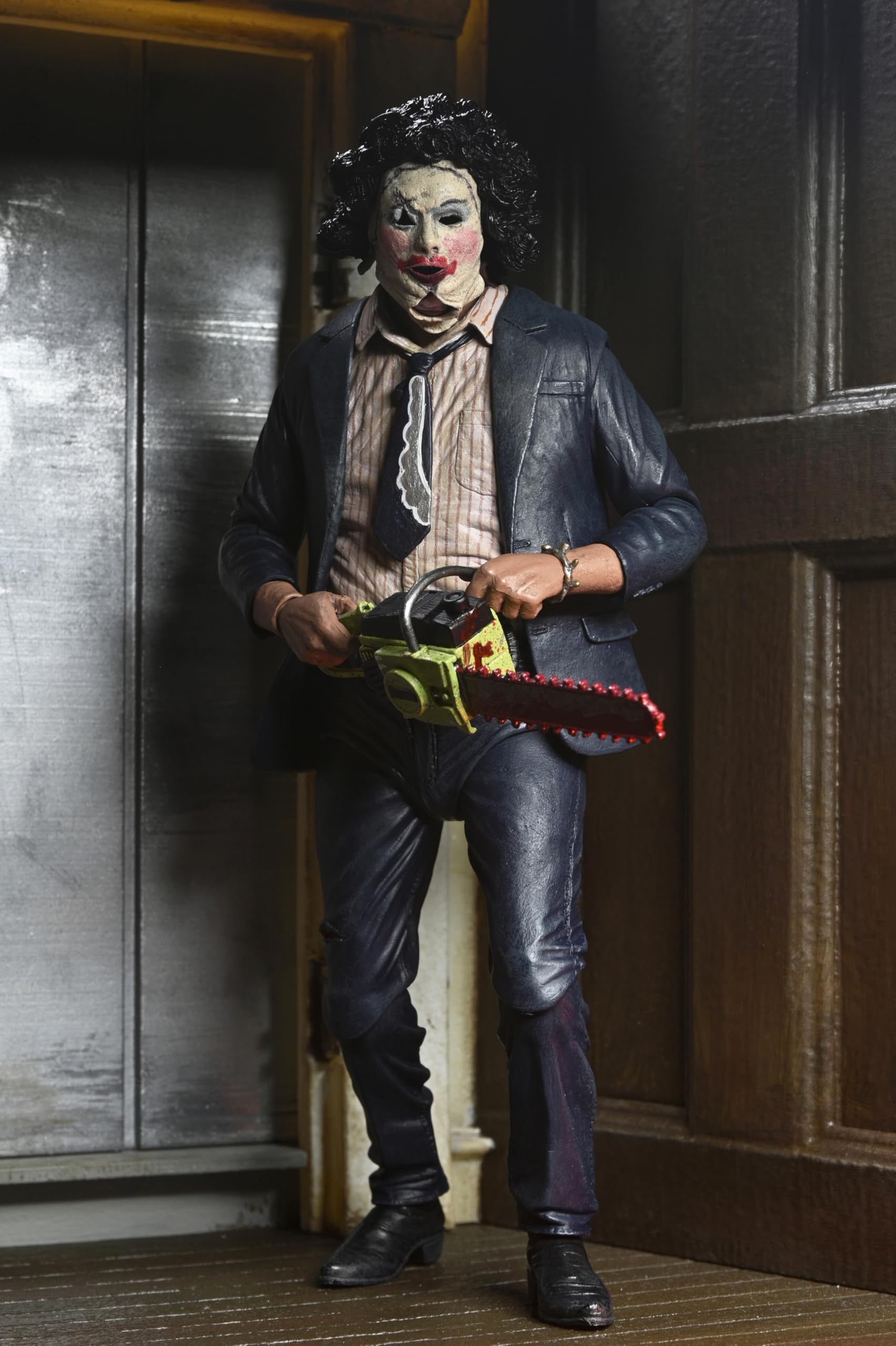 NECA Leatherface dress and suit detail with retro 1970s vibe.