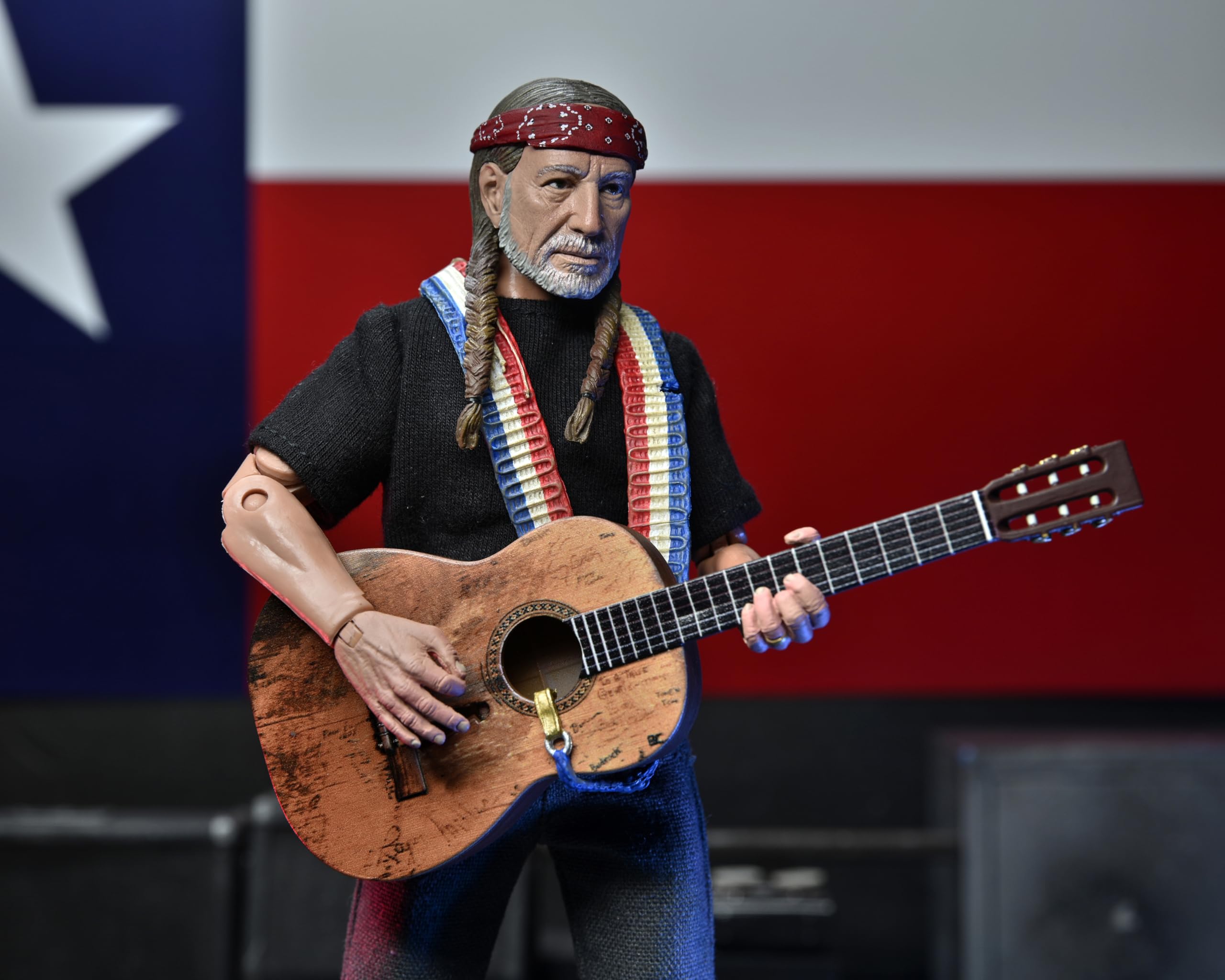 NECA Willie Nelson guitar-playing hands enable dynamic posing and expressive scenes.