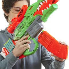 Nonremovable scope helps line up shots during play.
