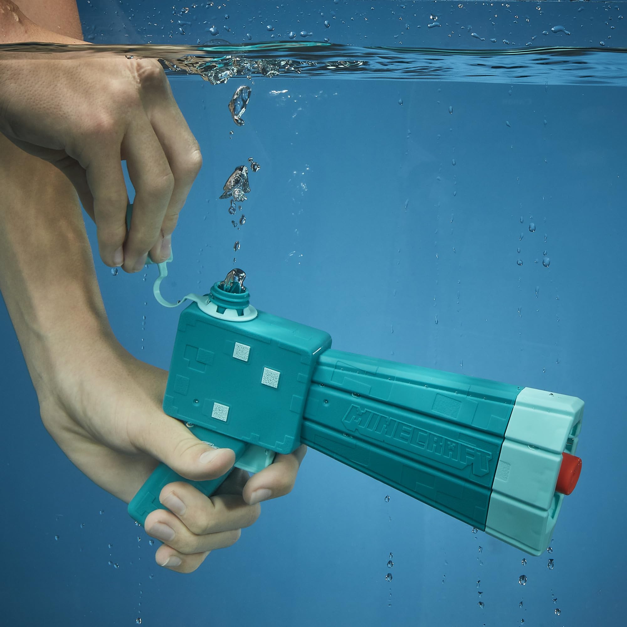 Nerf Super Soaker Minecraft water tank fill cap demonstration