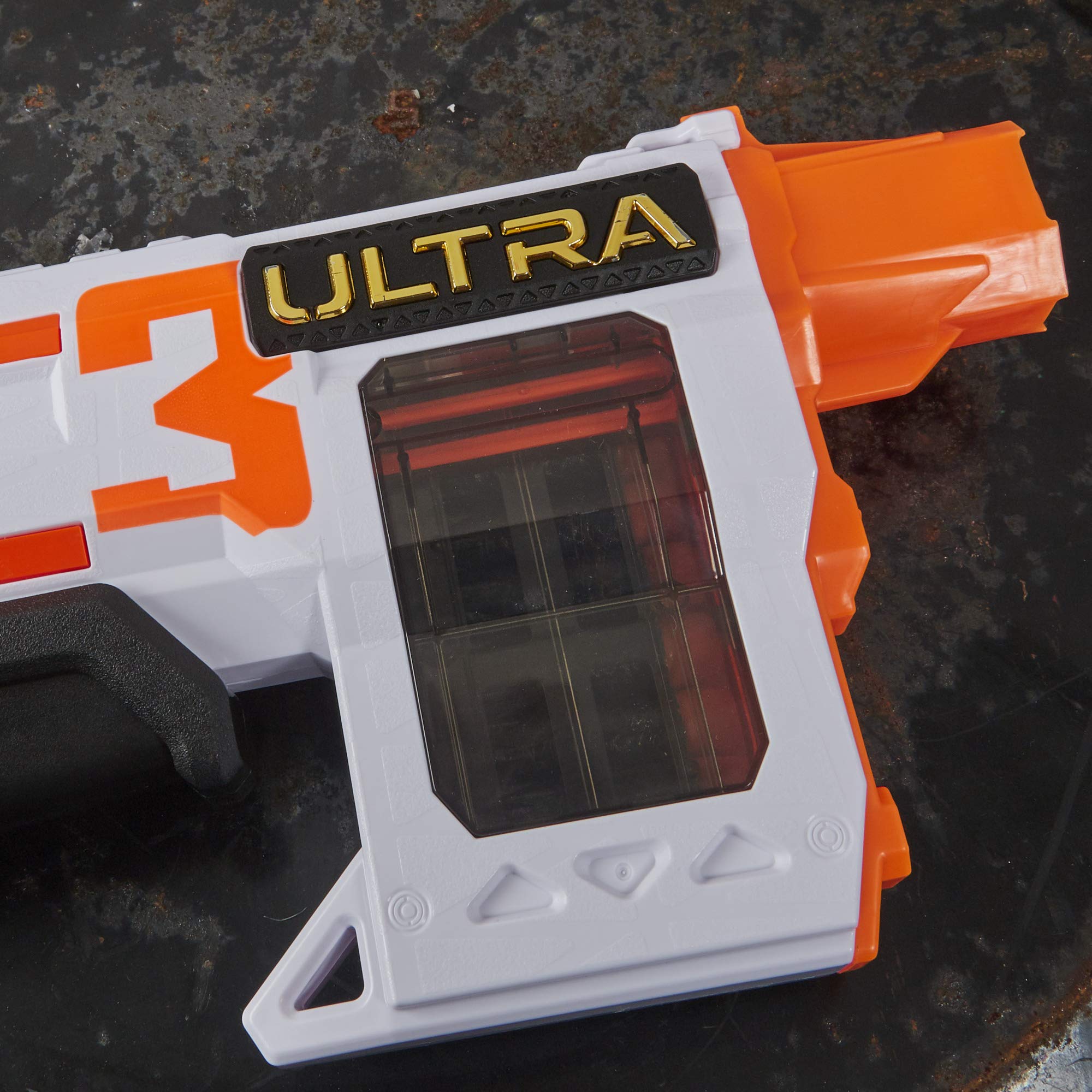 Darts reach up to 120 feet in optimal conditions.