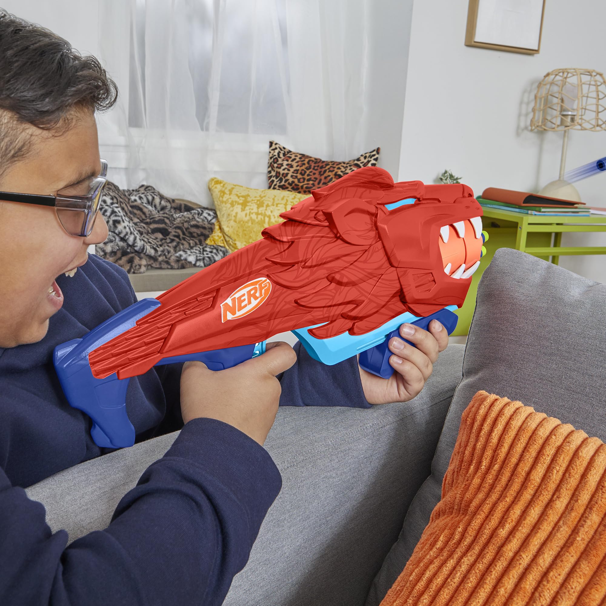 NERF Wild Lionfury low-pull handle supports effortless aiming and blasting.