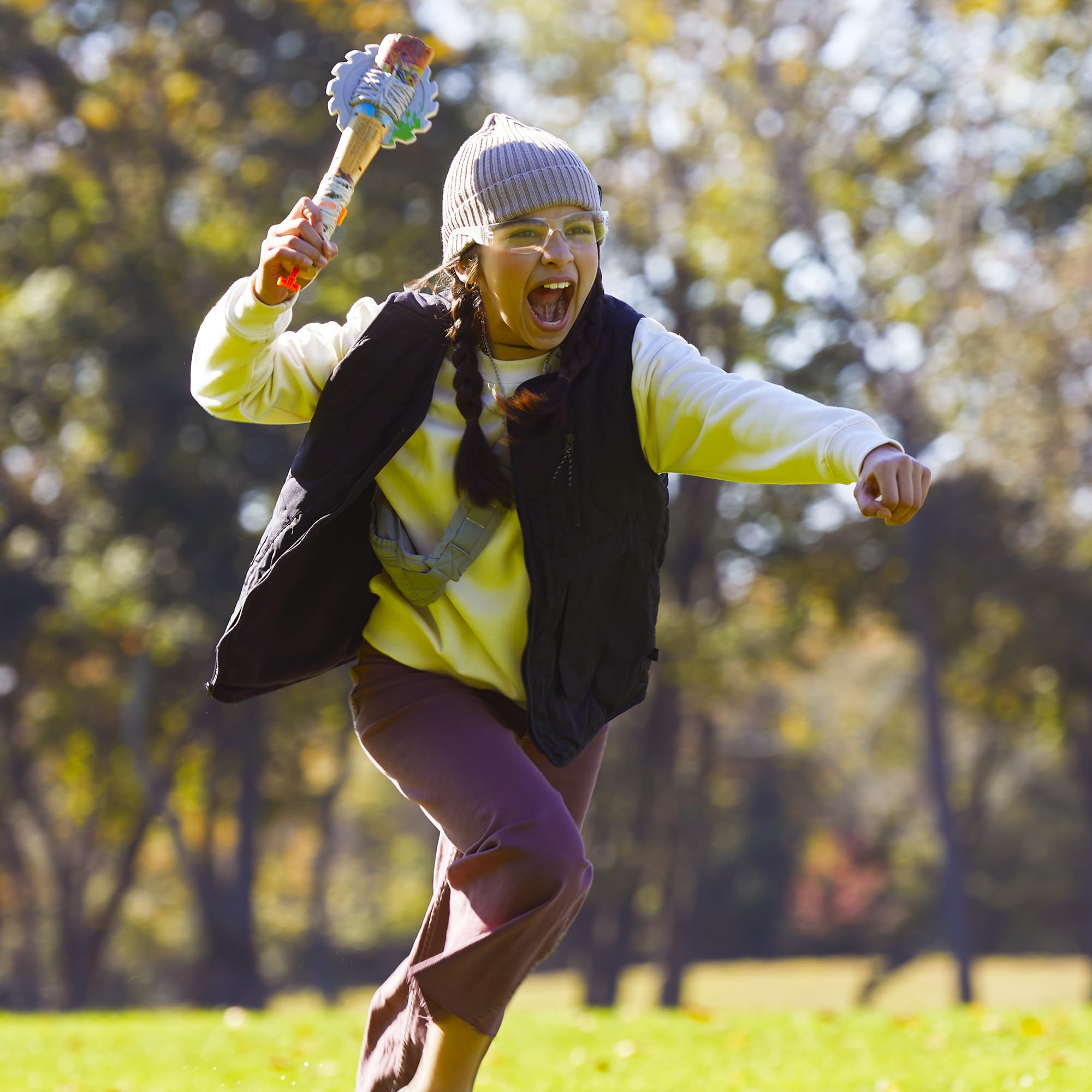 Nerf Zombie Strikeout is ideal for outdoor games and zombie parties.