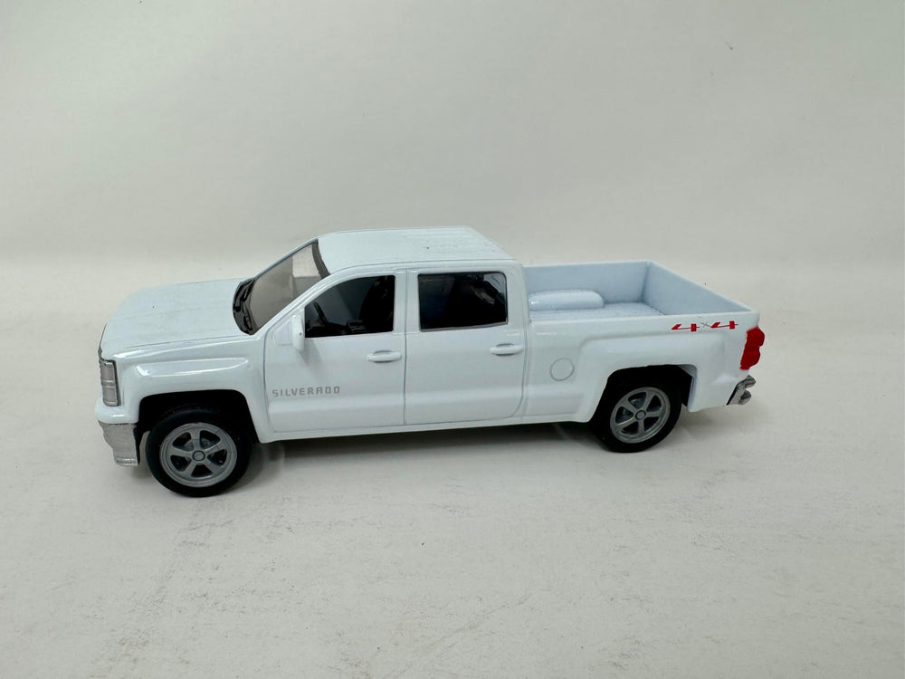 NewRay Silverado die-cast detail with trailer enhances collectible display