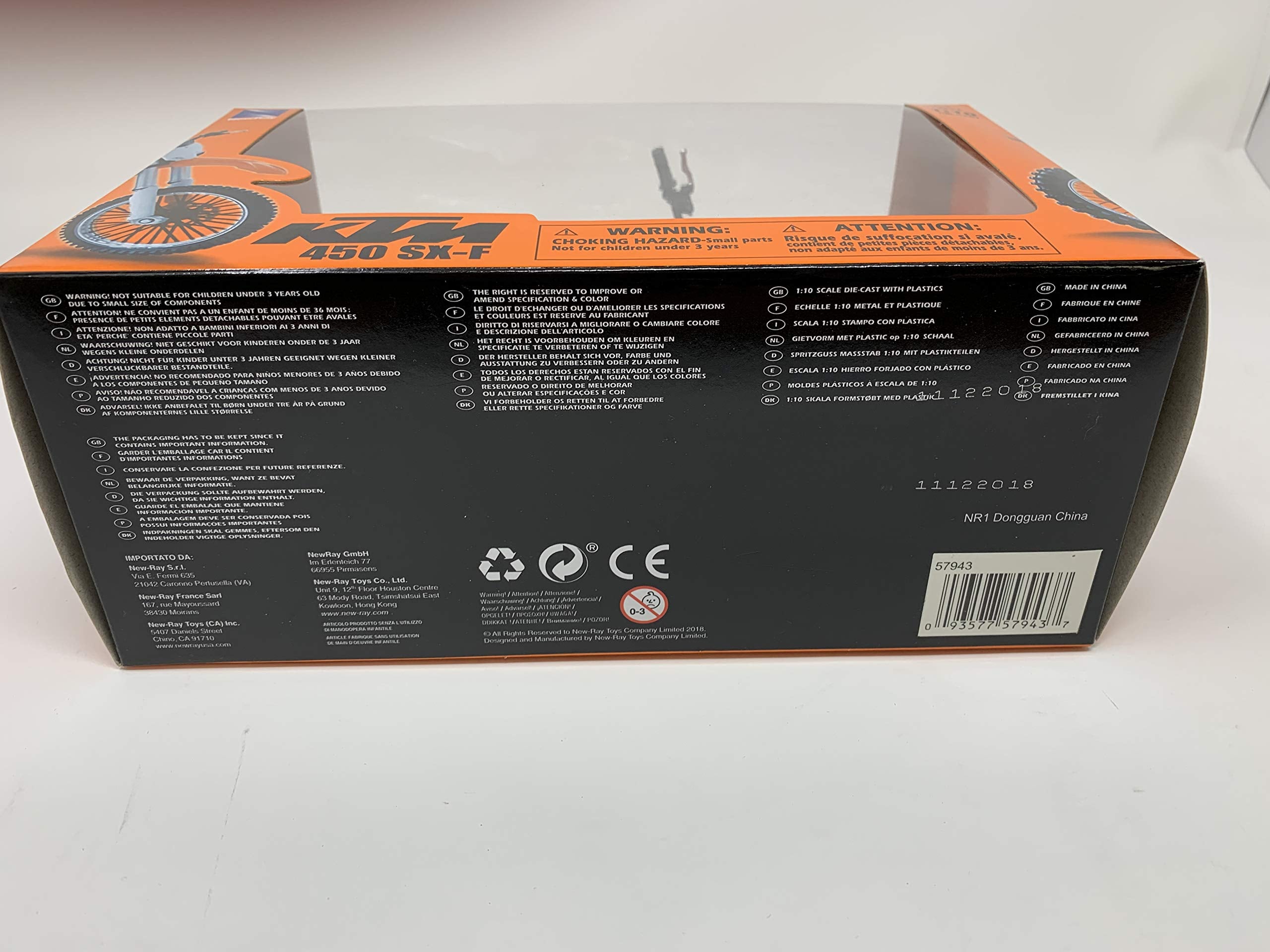 NewRay KTM 450 SX-F die-cast body close-up emphasizes durable construction