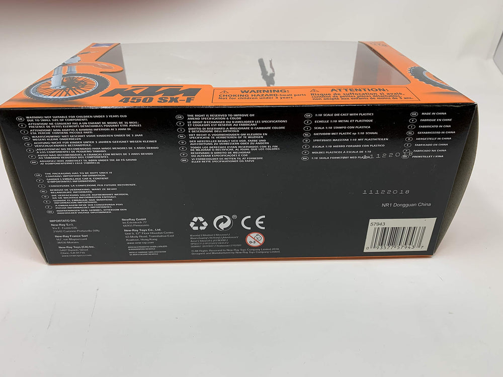 NewRay KTM 450 SX-F die-cast body close-up emphasizes durable construction