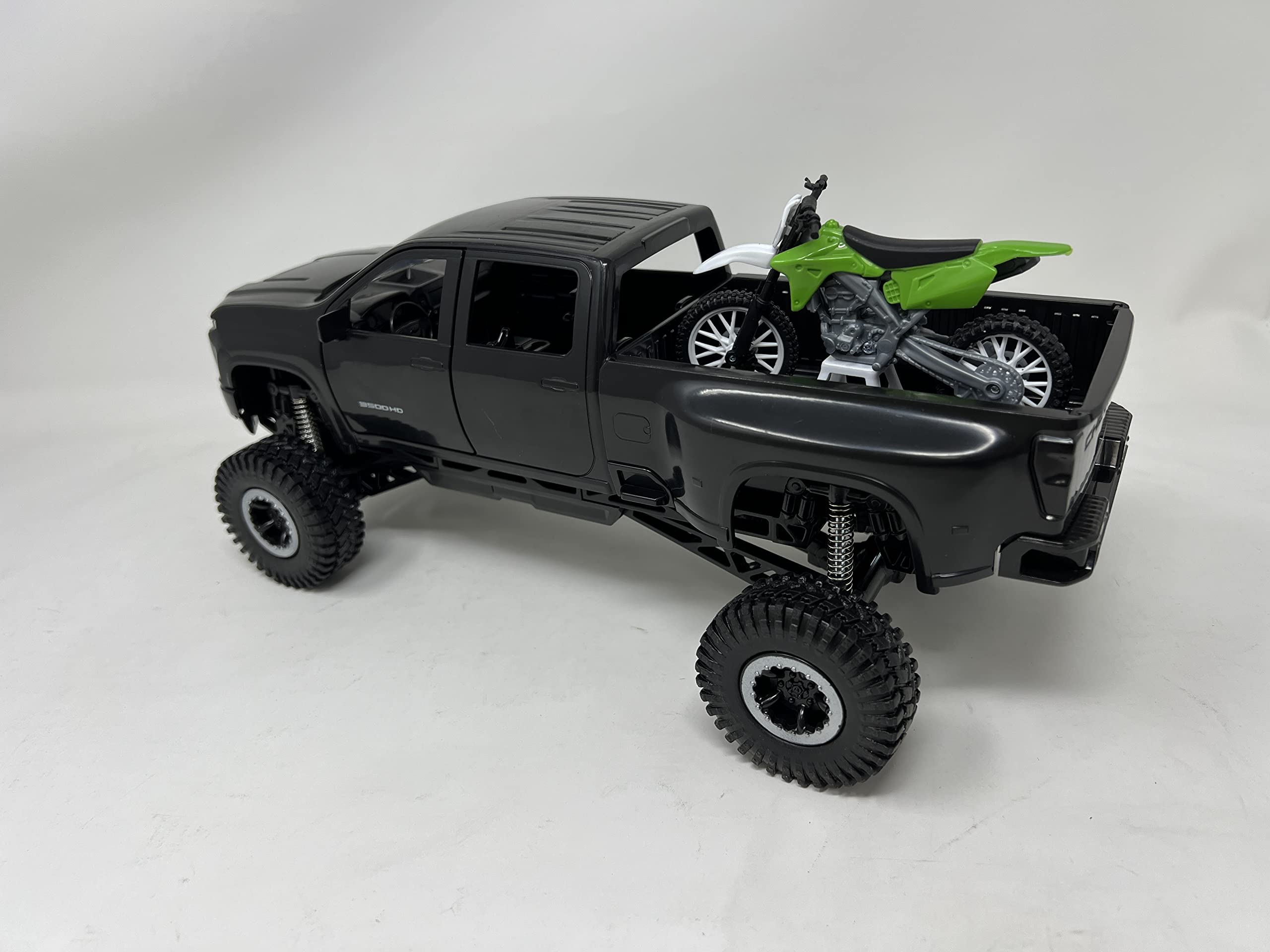 New-Ray X-Treme Adventure open doors and rear gate for interactive play.
