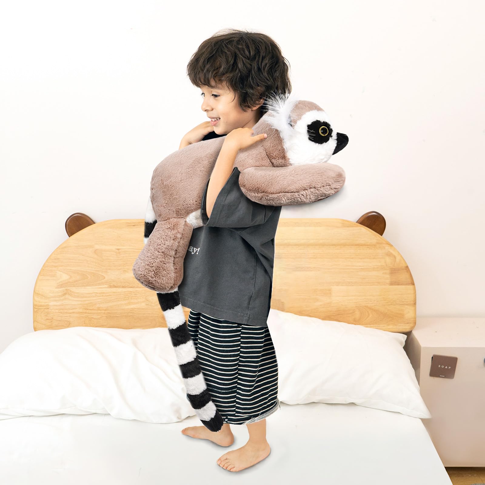 Niuniu Daddy weighted lemur plush belly detail shows even weight distribution for hugging back.